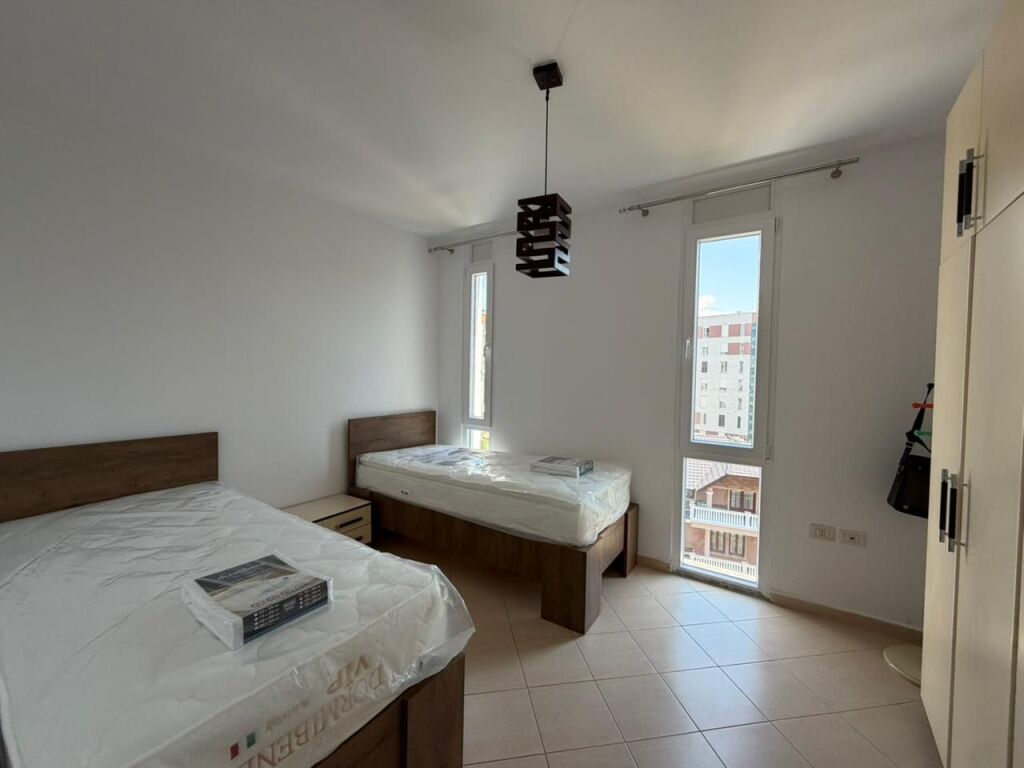 Apartment for rent in Komuna e Parisit