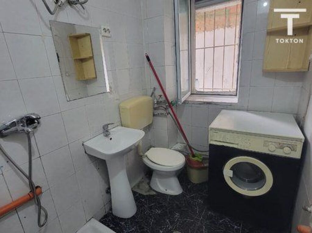 FOR RENT, STUDIO APARTMENT, NEAR "XHEMZI DELLI" SCHOOL, TIRANA