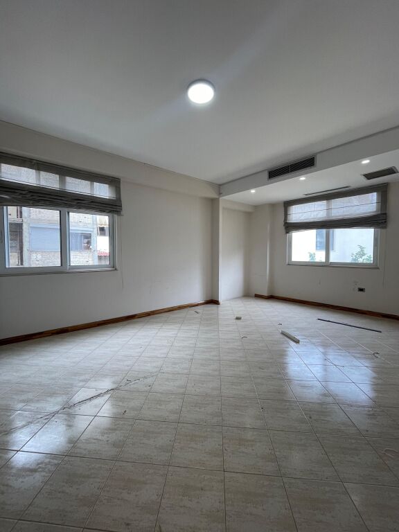 Appartamento 3+1+2 in vendita in Via Mine Peza