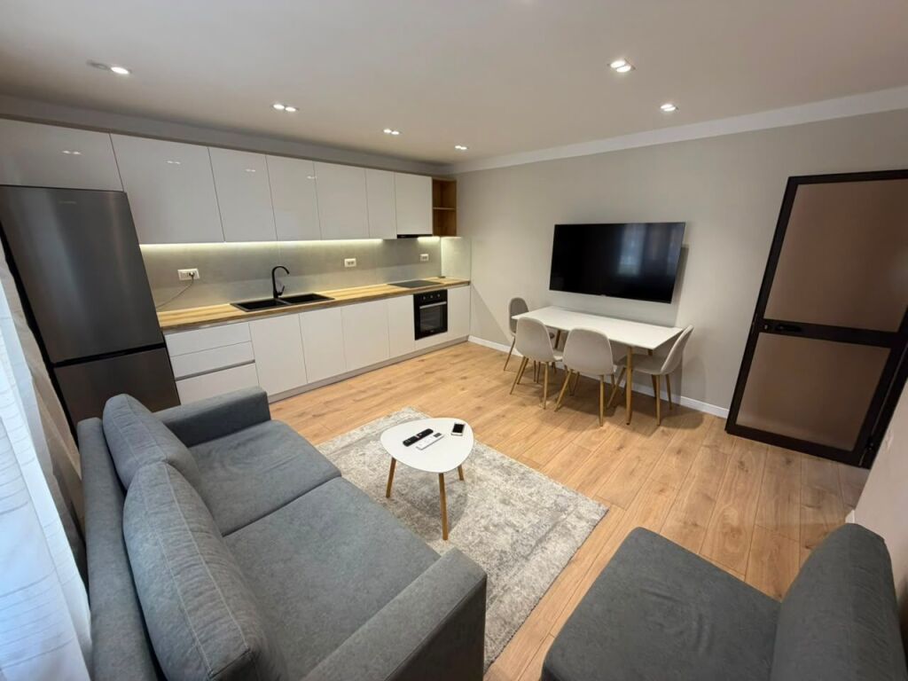 📣 QERA SUPER Apartament 1+1 📍 Prane Shkolles Se "Kuqe" 🛣️ Rruga "Qemal Stafa" ✨