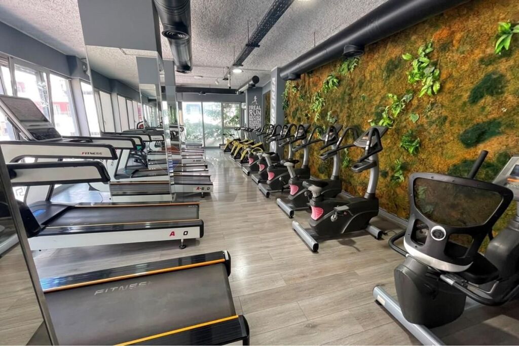 Commercial Space for Sale in Astir