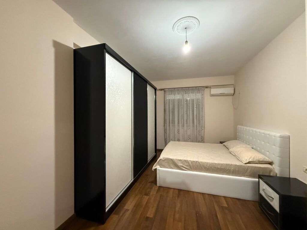 QERA APARTAMENT 2+1+2 UNAZA RE