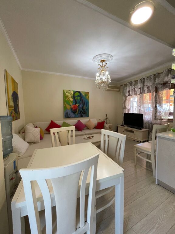 🏡 APPARTAMENTO IN AFFITTO 2+1 + BALCONE – Tribunale, Durrës
