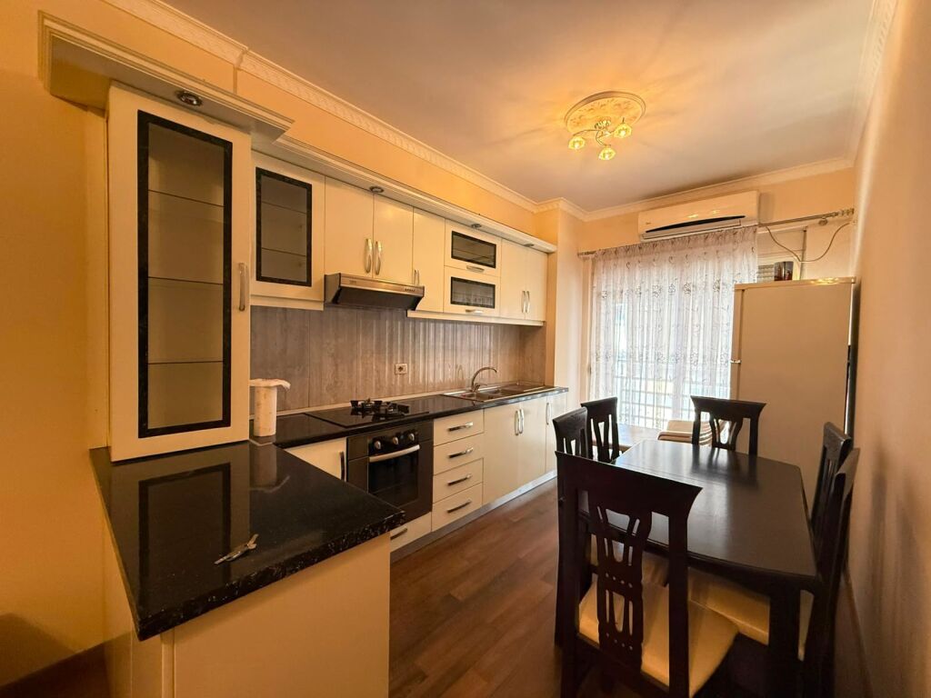QERA APARTAMENT 2+1+2 UNAZA RE