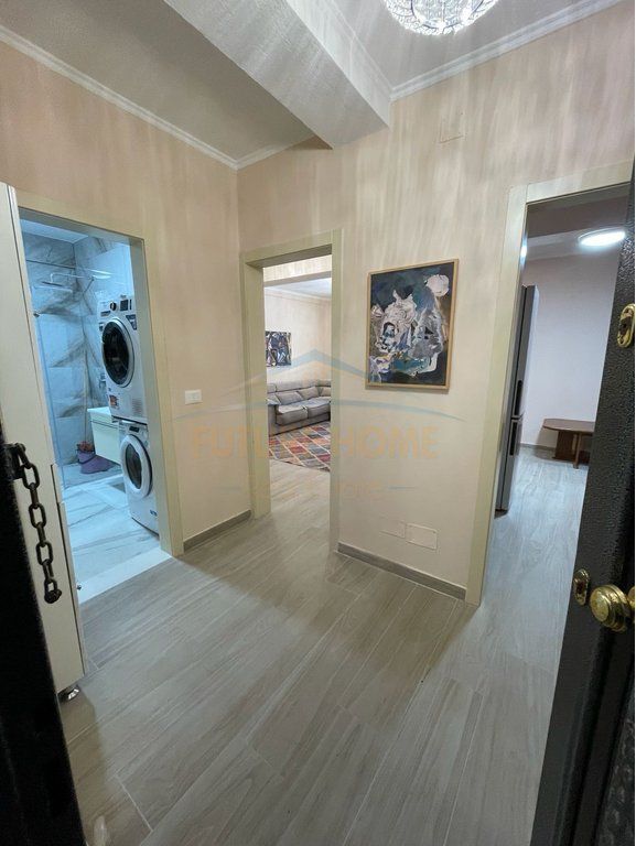 In vendita, Appartamento 1+1, Viale Zogi 1, Tirana.
