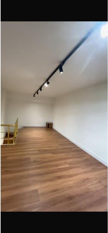 Shitet njesi dubleks kat 0 dhe 1 te Golden Park ne Selite 98,000 €