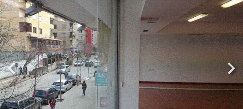 Affittasi AMBIENTE - VIA SAMI FRASHERI, DI FRONTE ALLA SCUOLA PETRO NINI, VICINO ALLA STRADA PRINCIPALE,