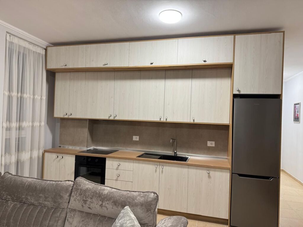 🏢Bulevardi i Ri,Rruga Filip Jano rents apartment 2+1+2+2 parking spots, furnished.80,000Leke