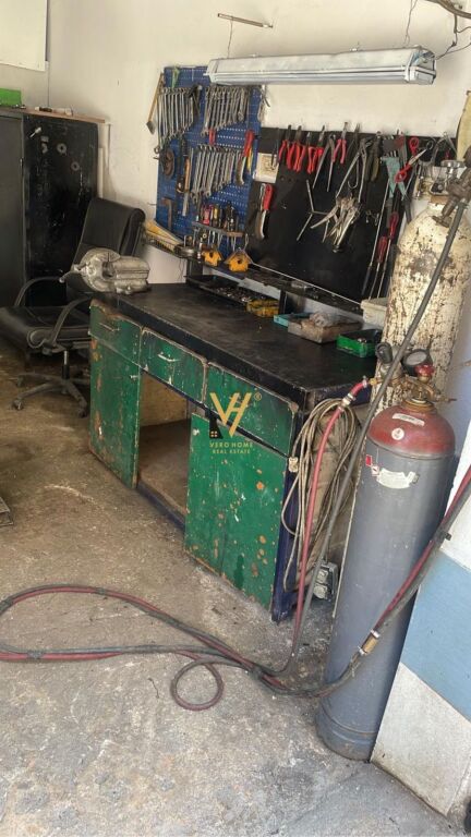 CAR SERVICE 60 M2 FOR RENT ON DAJTIT STREET 70,000 LEKE