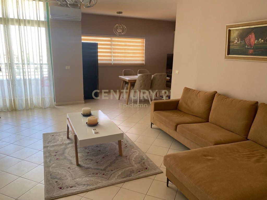AFFITTASI APPARTAMENTO 2+1+2 A VOLLGA!  750 € /Mese