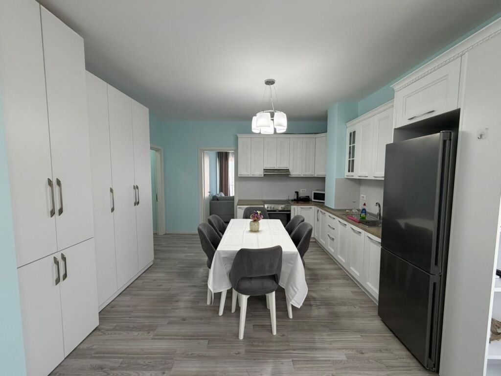 🏡 Jepet me qera apartament 2+1 + 2 tualete📍 Rruga e Dibres, prane Vila Goldi ✨💰 Cmimi: 65.000 leke/muaj