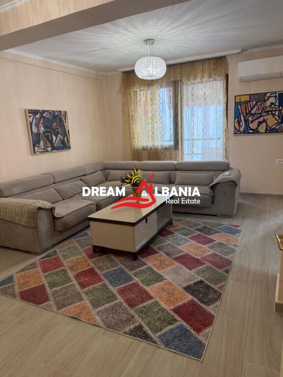 Appartamento 2+1 in vendita su Viale Zogu i Pare (ID 41212252 )