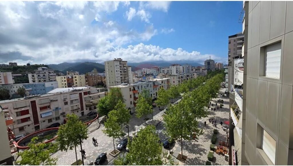 Apartment 3+1 for sale, Vlore