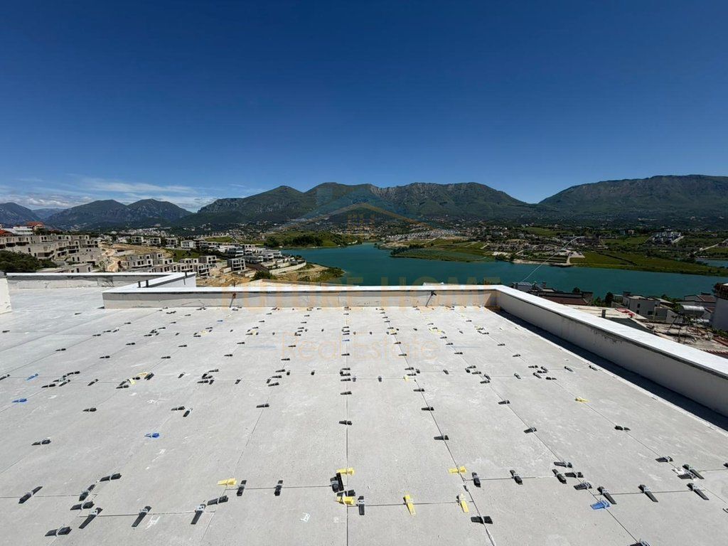In vendita, Appartamento 3+1+Posto Auto, Farke, Tirana.