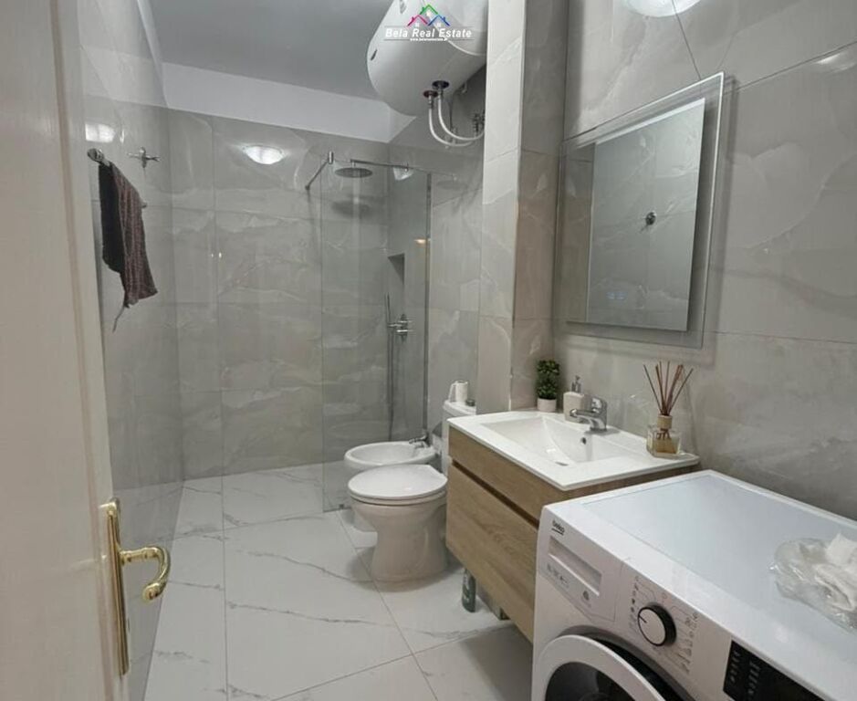 Apartament 2+1 Me Qera Tek Pazari i Ri ( ID B220696) Tirane.