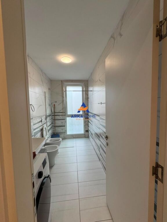 AFFITTASI ATTIVITÀ COMMERCIALE 94M2 "RESIDENZA FIORI DI BOSCO, DON BOSCO" 120.000 LEKE