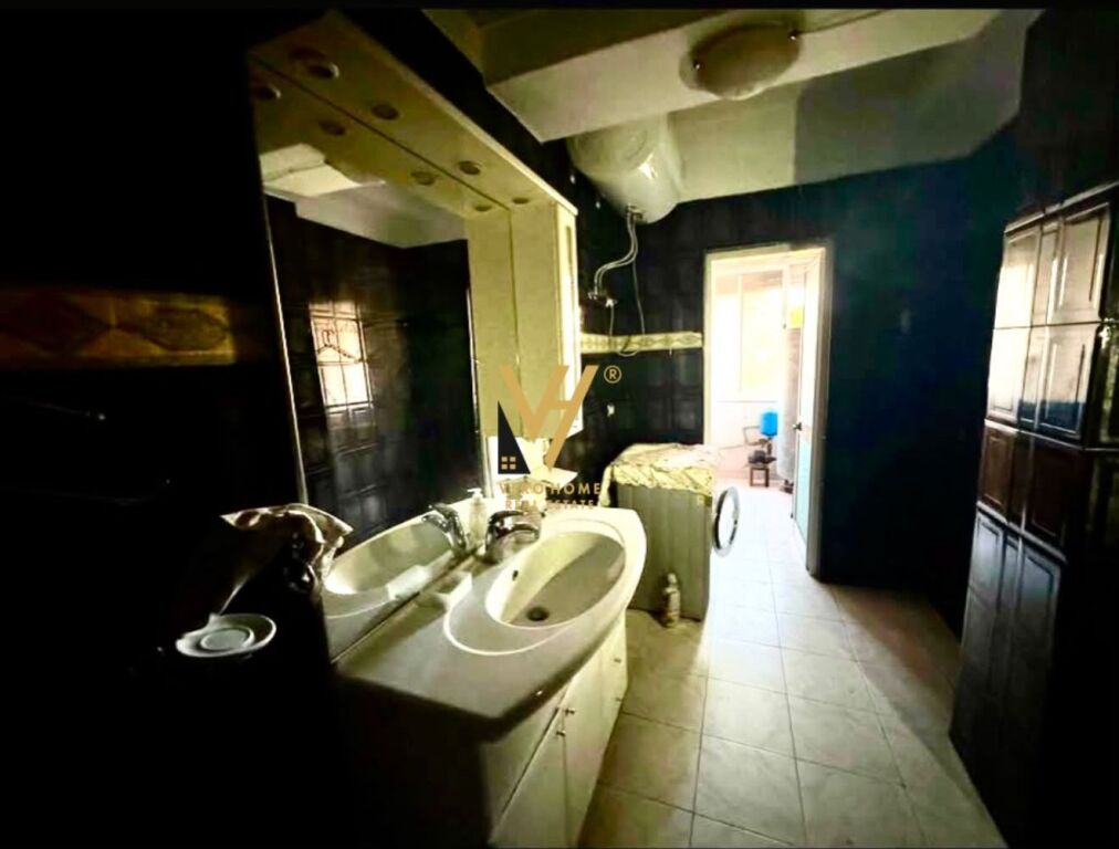JEPET APARTAMENT 3+1+2+BLK ME QERA TE OXHAKU 60.000 LEKE