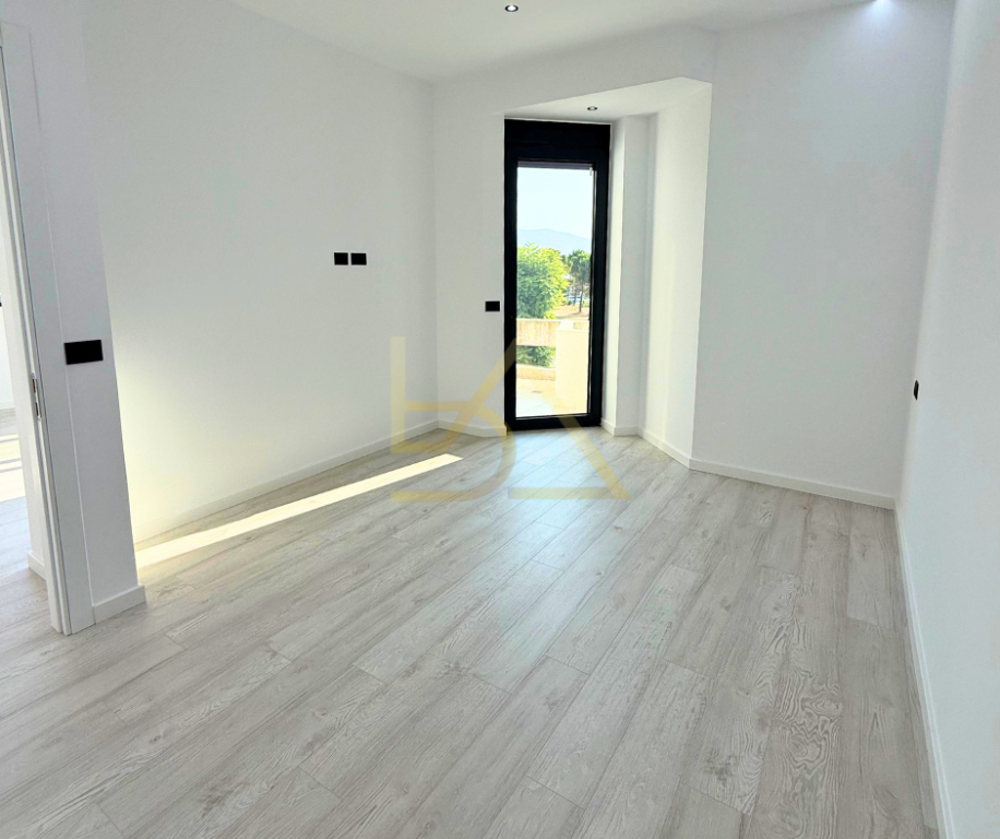 Apartment for Sale – Lungomare, Vlorë