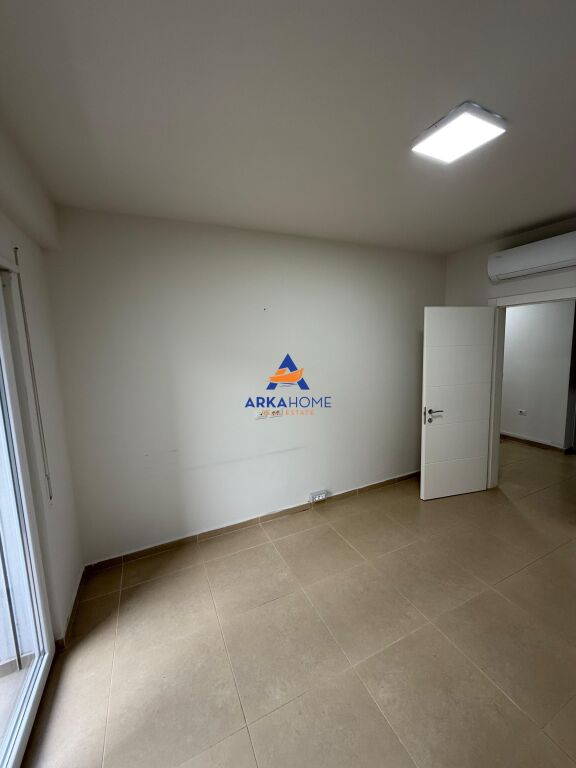 UFFICIO IN AFFITTO 93M2 "VIA KOSOVARVE, VICINO A CONAD" 1000 EURO