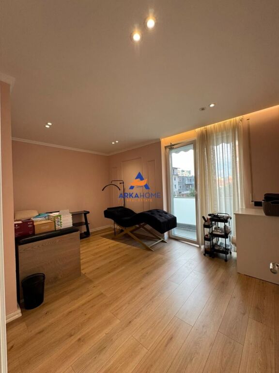 AFFITTASI ATTIVITÀ COMMERCIALE 94M2 "RESIDENZA FIORI DI BOSCO, DON BOSCO" 120.000 LEKE