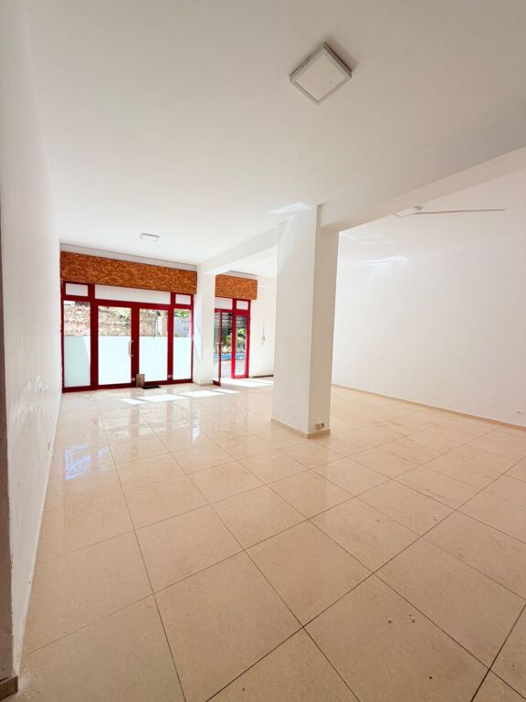 BUSINESS PREMISES FOR RENT NEAR THE POLYCLINIC, DURRES