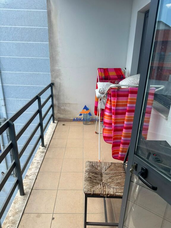 SHITET APARTAMENT 1+1+BALLKON "PRANË PASTICERI LIKËS, MISTO MAME" 10500000 LEKË