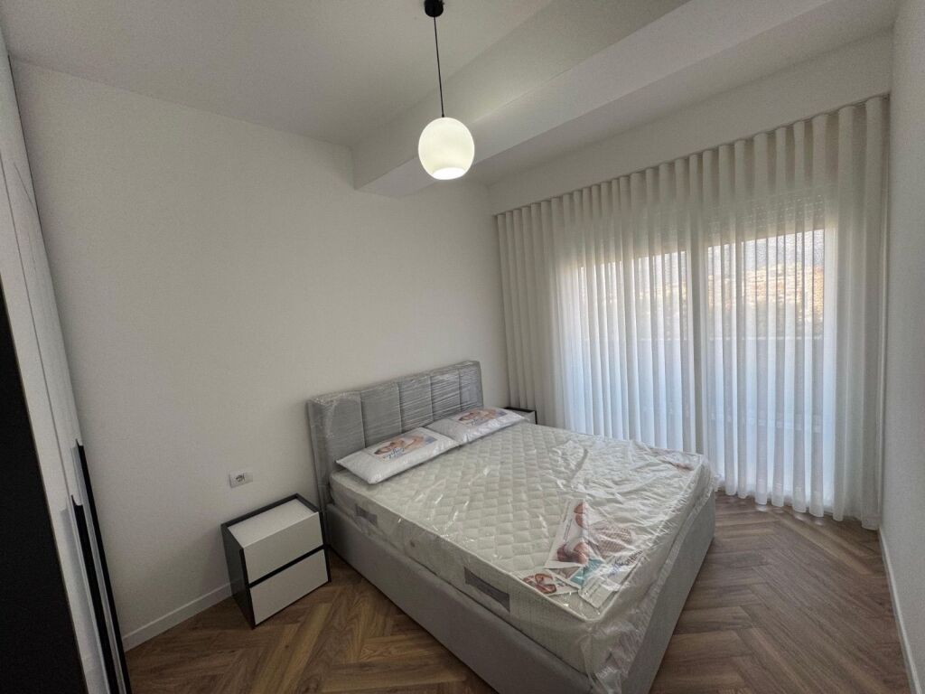 Affittasi appartamento 1+1 a Yzberisht (Golden Park 3)