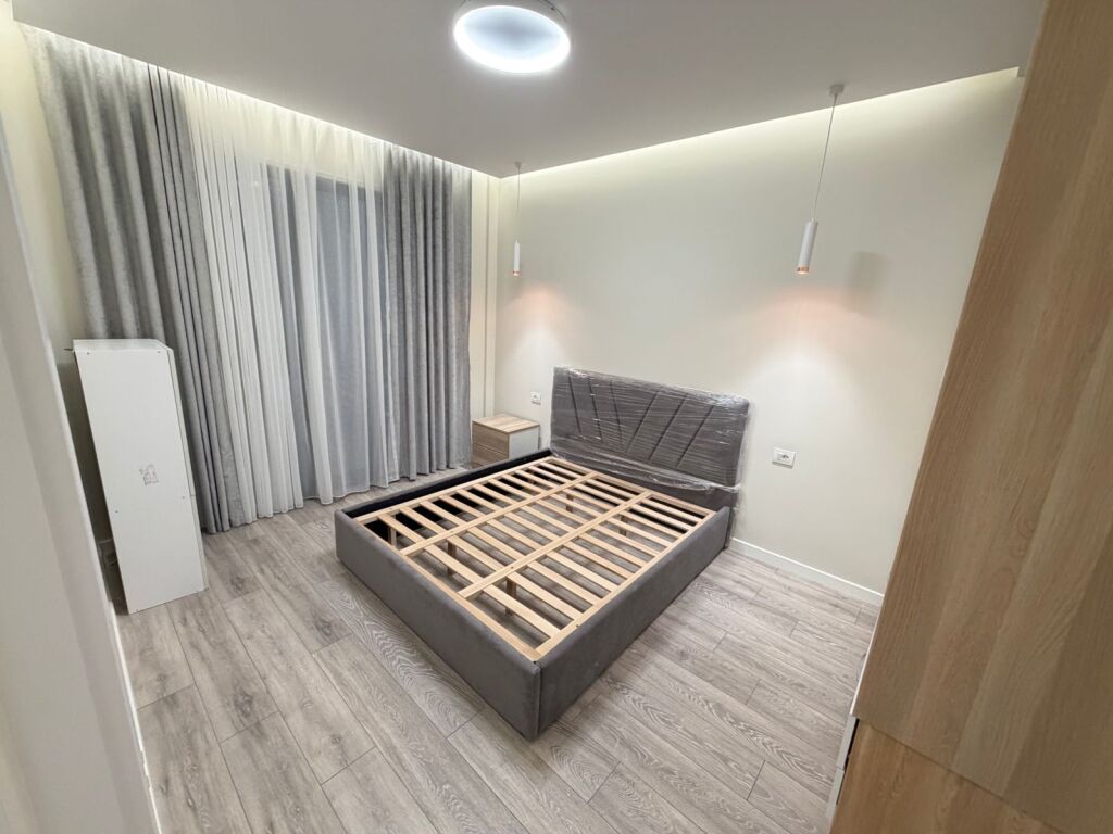 🏡 Affittasi super appartamento 2+1 + 2 bagni  📍 Via “5 Maji Tirana”💶 Prezzo: 650 euro/mese