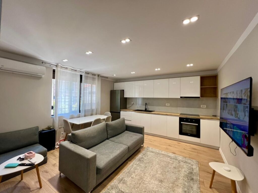 Rent, Apartment 1+1, "Shkolla e Kuqe", Tirana.