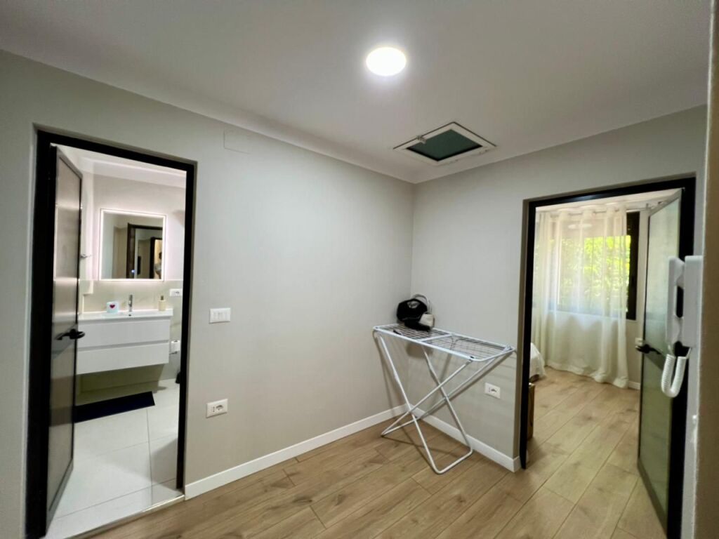 Rent, Apartment 1+1, "Shkolla e Kuqe", Tirana.