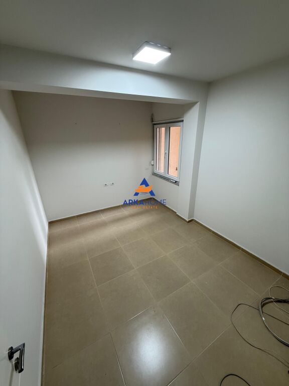 UFFICIO IN AFFITTO 93M2 "VIA KOSOVARVE, VICINO A CONAD" 1000 EURO