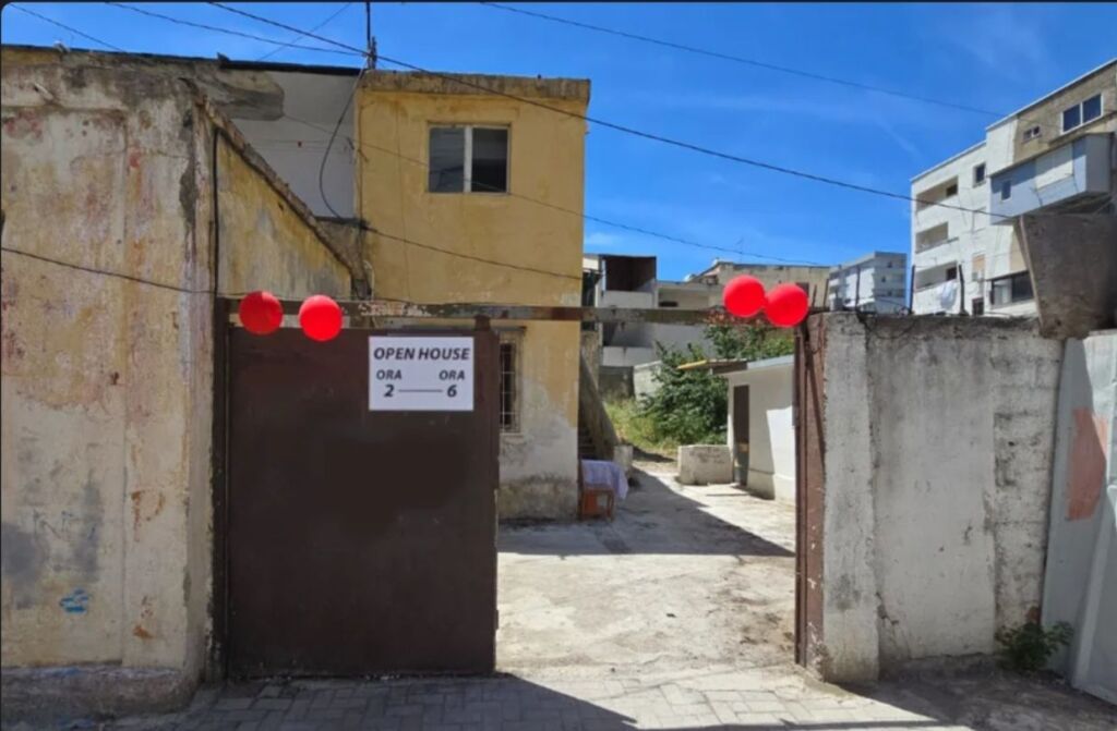 Durres Museum, selling private house with garage and garden