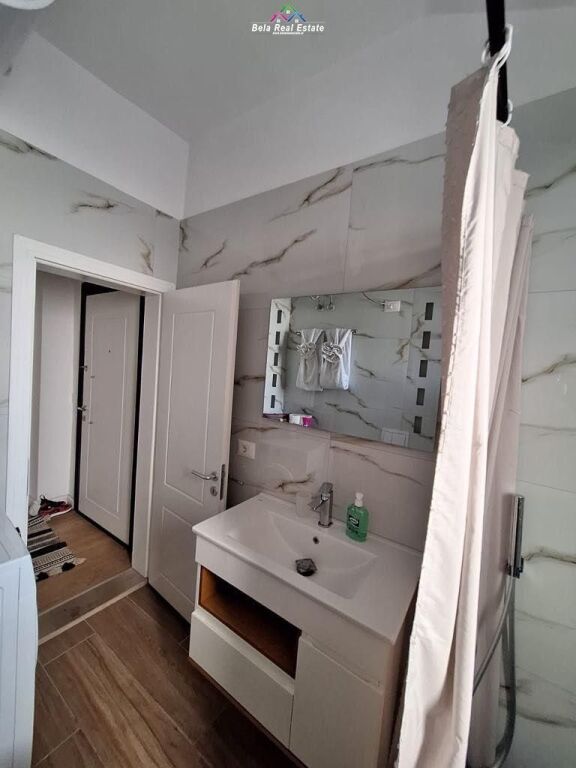 Apartament Me Qera 2+1 Tek Pazari I Ri (ID B221258) Tirane.