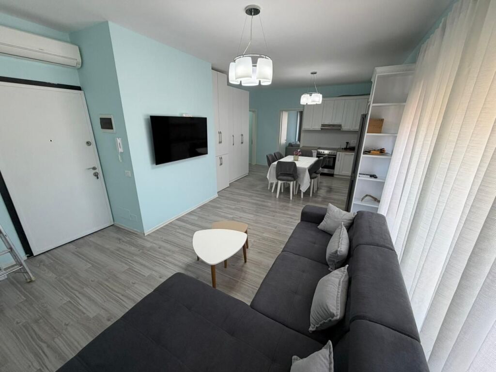 🏡 Jepet me qera apartament 2+1 + 2 tualete📍 Rruga e Dibres, prane Vila Goldi ✨💰 Cmimi: 65.000 leke/muaj