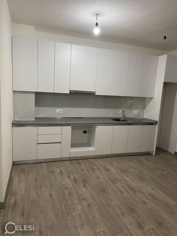 Astir apartament me qera 1+1