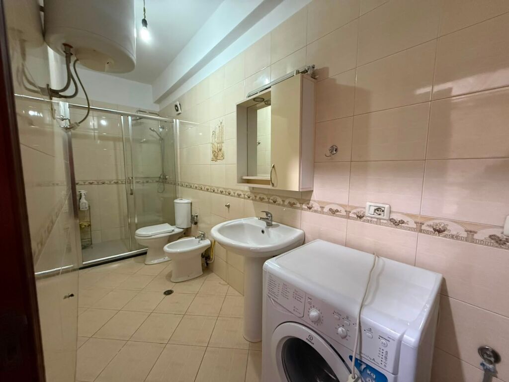 QERA APARTAMENT 2+1+2 UNAZA RE