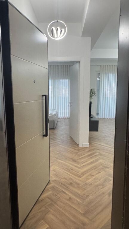 Affittasi appartamento 1+1 a Yzberisht (Golden Park 3)