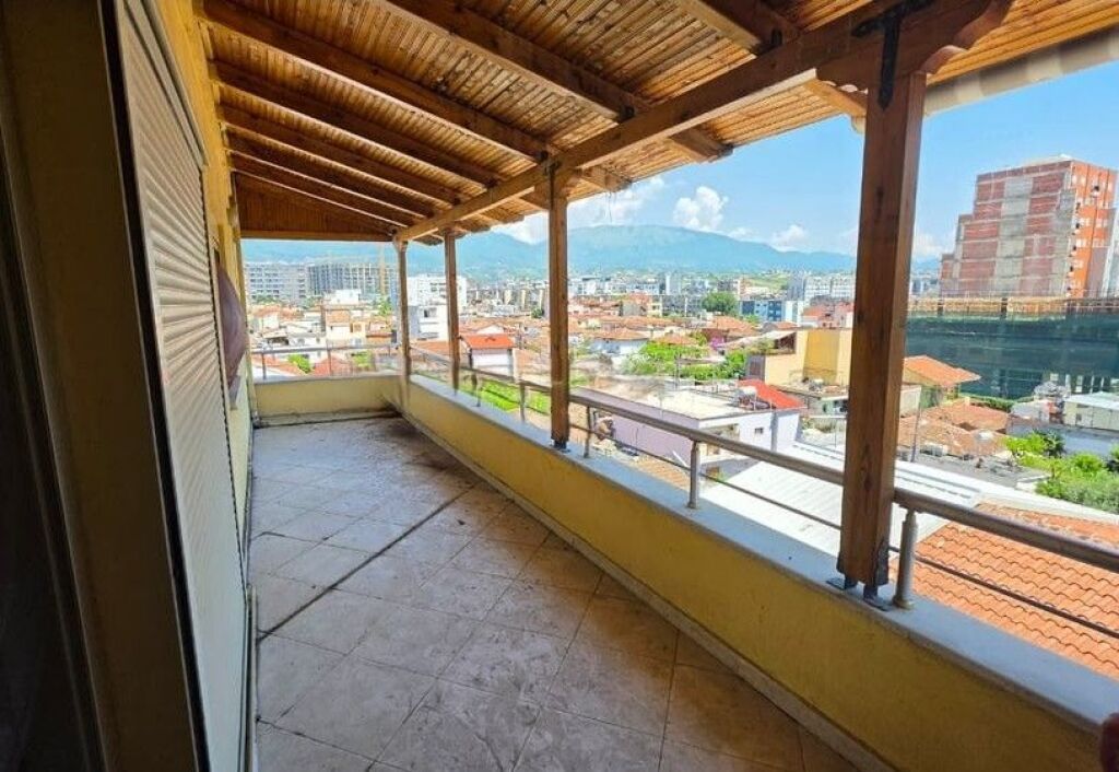 Apartment 2+1 for rent in Xhamllik
