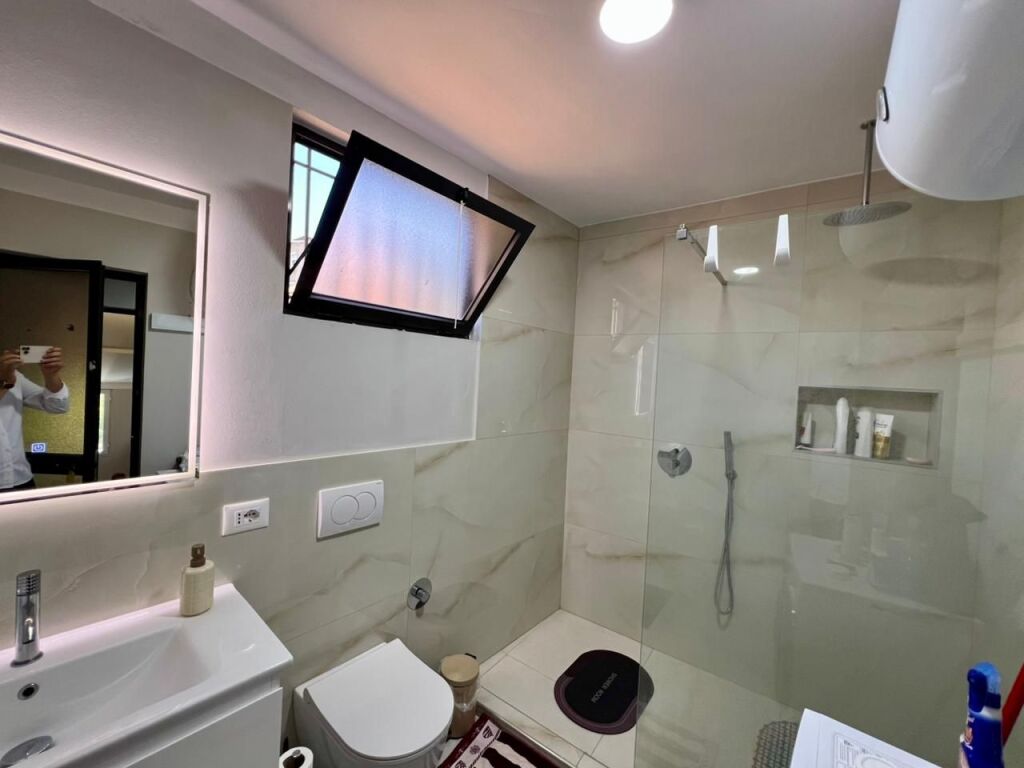 Rent, Apartment 1+1, "Shkolla e Kuqe", Tirana.
