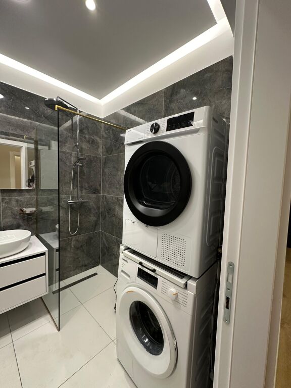 Apartament 3+1+2 per shitje ne Laprake