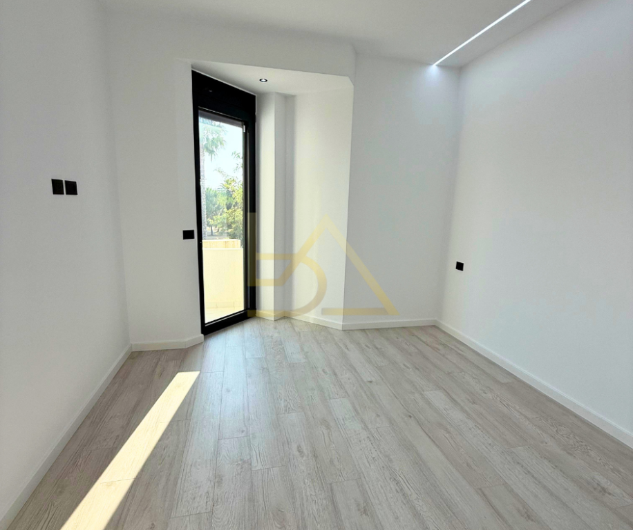 Apartment for Sale – Lungomare, Vlorë