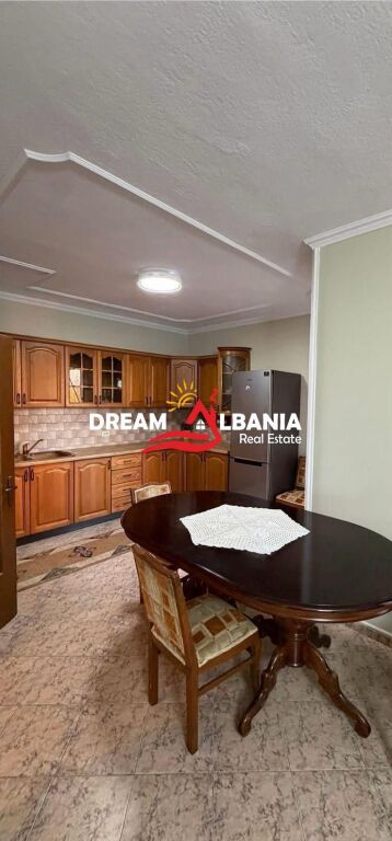 Appartamento 2+1+2+2 balconi in affitto a Myslym Shyri vicino alla via Muhamet Gjollesha (ID 422155709)