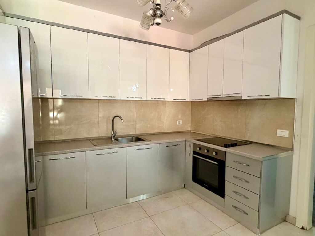 Apartsment 1+1 me qira tek Kompleksi i Delijorgjit