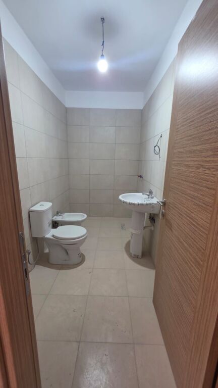 Affitto | Apartament 2 + 1 | Zgara 5 Maj | 500 €/mese