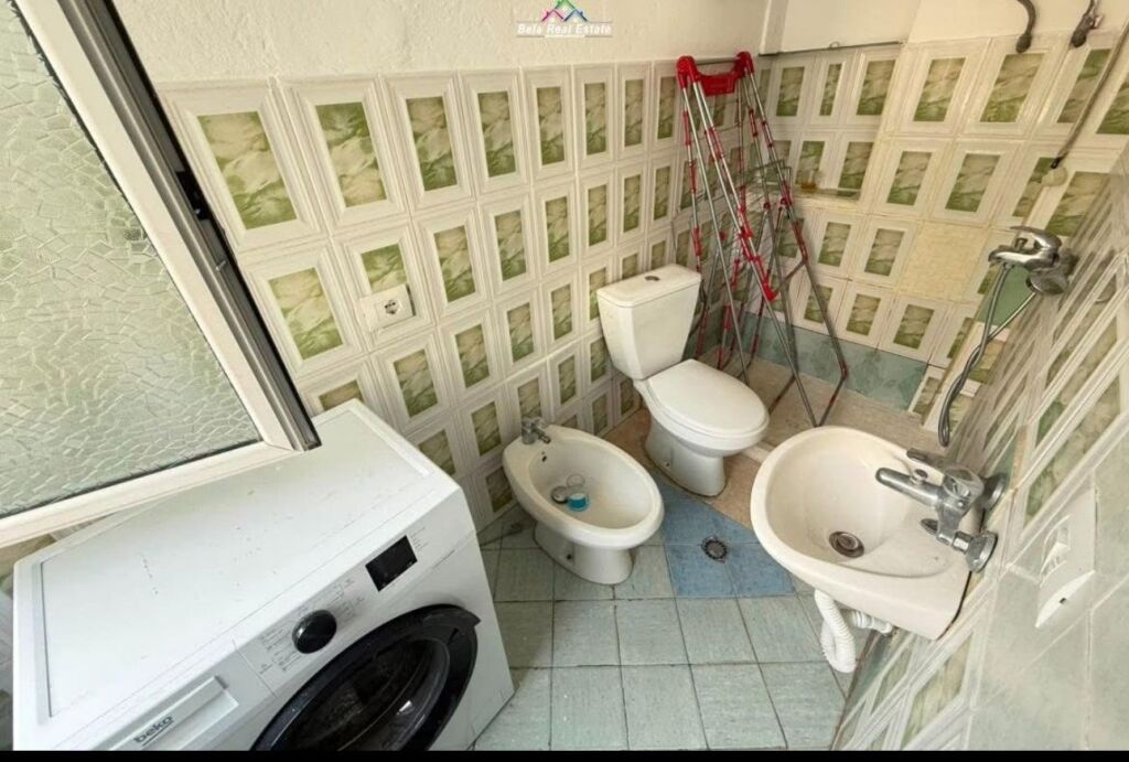 In affitto, 1+1, Astir