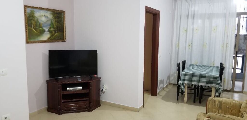 In affitto, 1+1, Astir