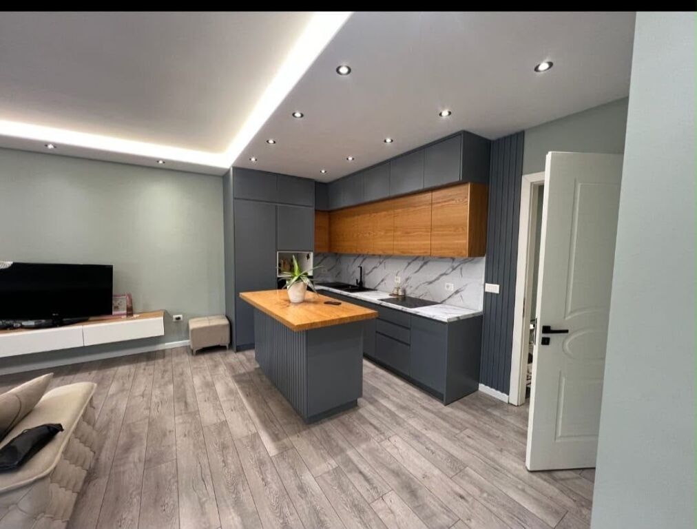Apartament 2+1 Me Qera te Fusha aviacionit