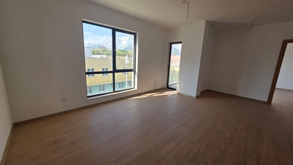Affitto | Apartament 2 + 1 | Zgara 5 Maj | 500 €/mese