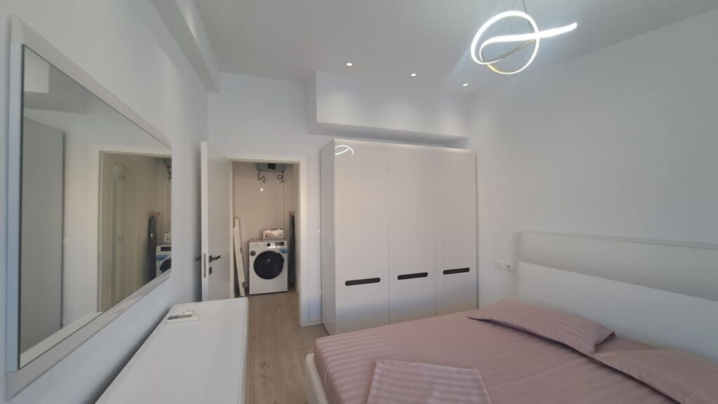 APARTMENT 2+1 FOR RENT FIRST LINE WITH SEA IN ILIRIA!