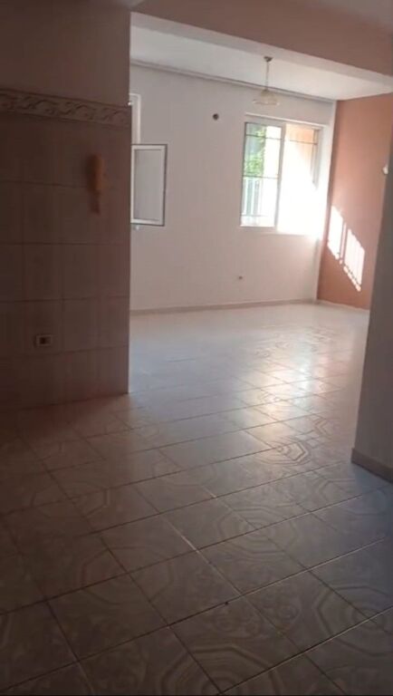 Affitto | Vilë 2 + 1 | Tregu Elektrik | 350 €/mese